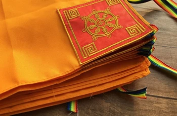 Geltona Didelis Tibeto Stiliaus Raštų Knyga Maišelį Aikštėje Ranka Stalo Padas Staltiesė Padengti Audiniai